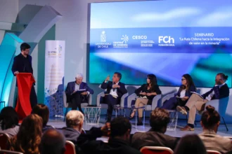 Patricio Meller abre debate sobre el futuro de la minería y analiza desde el estancamiento de la producción a la “amenaza china”