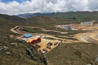 Perú apuesta por La Granja y Michiquillay para sostener su expansión de cobre, pero permisos frenan inversiones por US$64.071 millones
