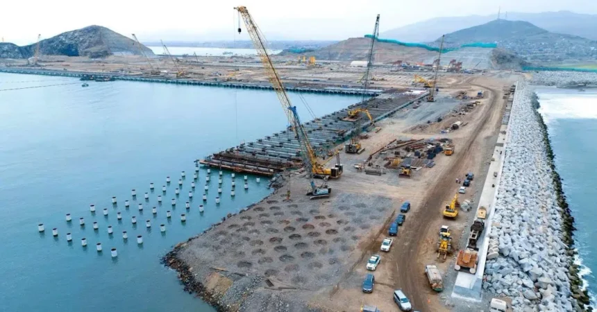 China y Corea del Sur compiten por el control logístico en puertos peruanos