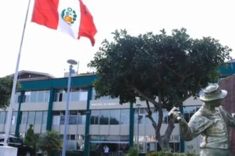 Perú: Nueve ministros en cuatro años: la inestabilidad del Ministerio de Energía y Minas frena la agenda del sector