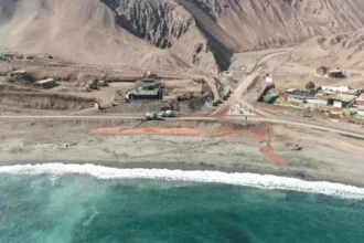 Pescadores de Antofagasta demandan a Minera Escondida por presunto derrame tóxico