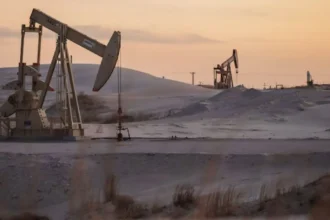 Petróleo Brent sigue sobre US$100 por tensión en Ormuz e Irán