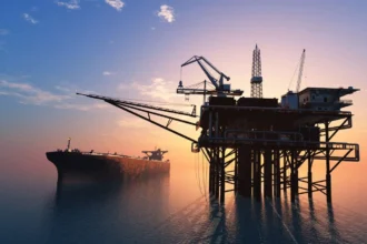 Petróleo sobre US$110: la presión que puede cambiar el tablero energético y golpear costos en Chile