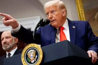 Petróleo sobre US$115 y amenaza a terminal clave: escalada de Trump en Irán tensiona el mercado energético global