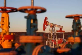 Petróleo supera los US$ 106 y tensiona mercados tras caída de negociaciones con Irán