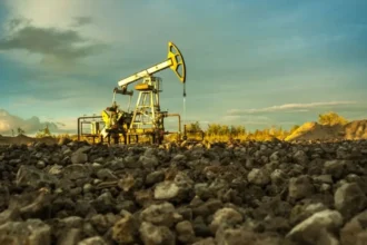 Petróleo supera los US$113: shale de EE.UU. acelera producción tras alza de 68% por crisis en Ormuz