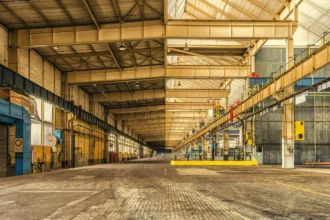 Contribuciones elevadas frenan inversión en bodegas industriales en Chile