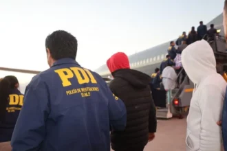 Plan de Control Migratorio: primer vuelo expulsa a 40 extranjeros y gobierno eleva en 33% las deportaciones en su primer mes