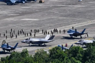 Poder aéreo de EE.UU. en Medio Oriente: 2 portaaviones y decenas de cazas en movimiento, revisa el despliegue