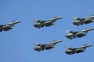 Polonia refuerza defensa aérea con cazas aliados ante aumento de tensión regional