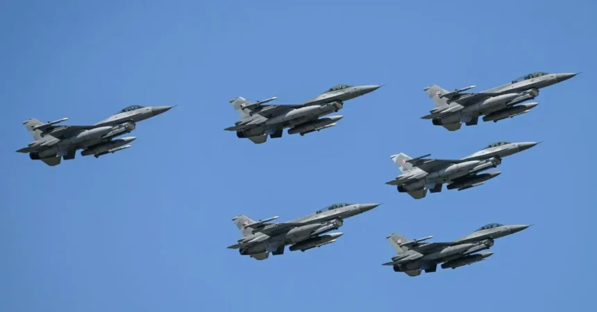 Polonia refuerza defensa aérea con cazas aliados ante aumento de tensión regional