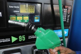 Precio de combustibles en Chile: ¿Cuánto bajan la bencina, el diésel y el gas vehicular esta semana?