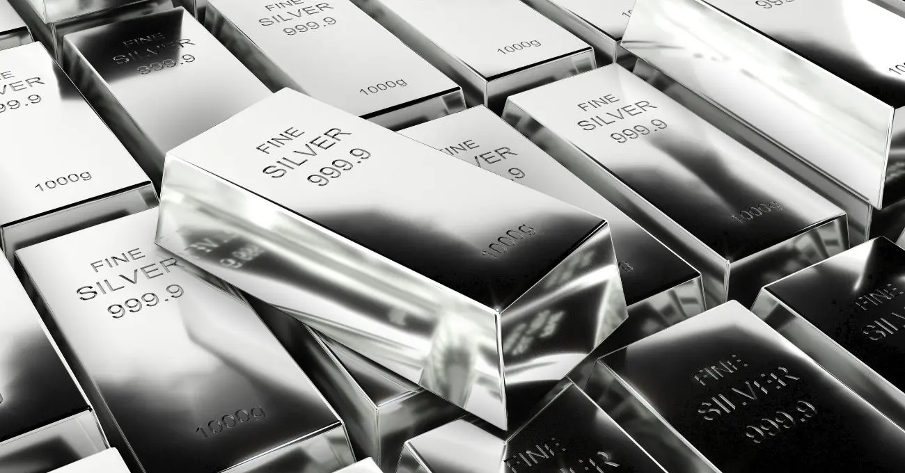 Precio de la plata supera récord histórico: ¿Qué impulsa su alza mundial?