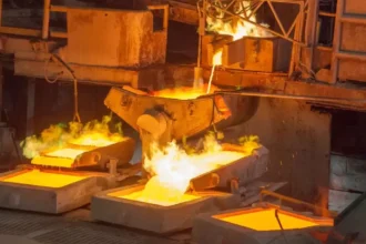 Precio del cobre cae y los inventarios de la LME suben a su nivel más alto desde 2019