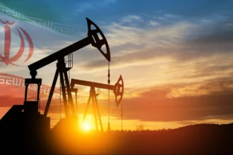 Precio del petróleo sube por tensiones en Medio Oriente e incertidumbre global