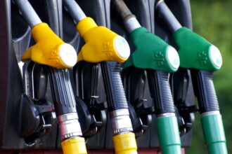 Precios de Combustibles en Chile: Bajas en Gasolina y Diésel Mientras Kerosene Sube – Actualización ENAP del 3 de Abril