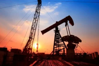 Precios del petróleo inician 2026 con leves señales de estabilización global