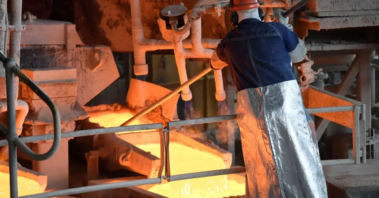 Producción de cobre: los 6,06 millones de toneladas que Chile vería recién en 2033 y el “tapón” que amenaza el salto cobre