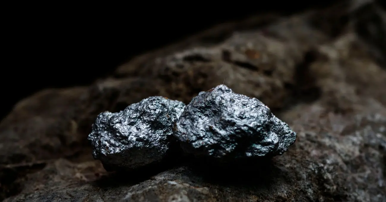 Producción de plata en Perú crece 8,8 % entre enero y octubre de 2025