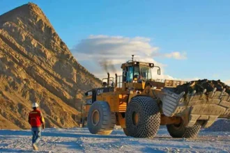 Producción industrial crece 1% en julio mientras la minería vuelve a retroceder, según el INE