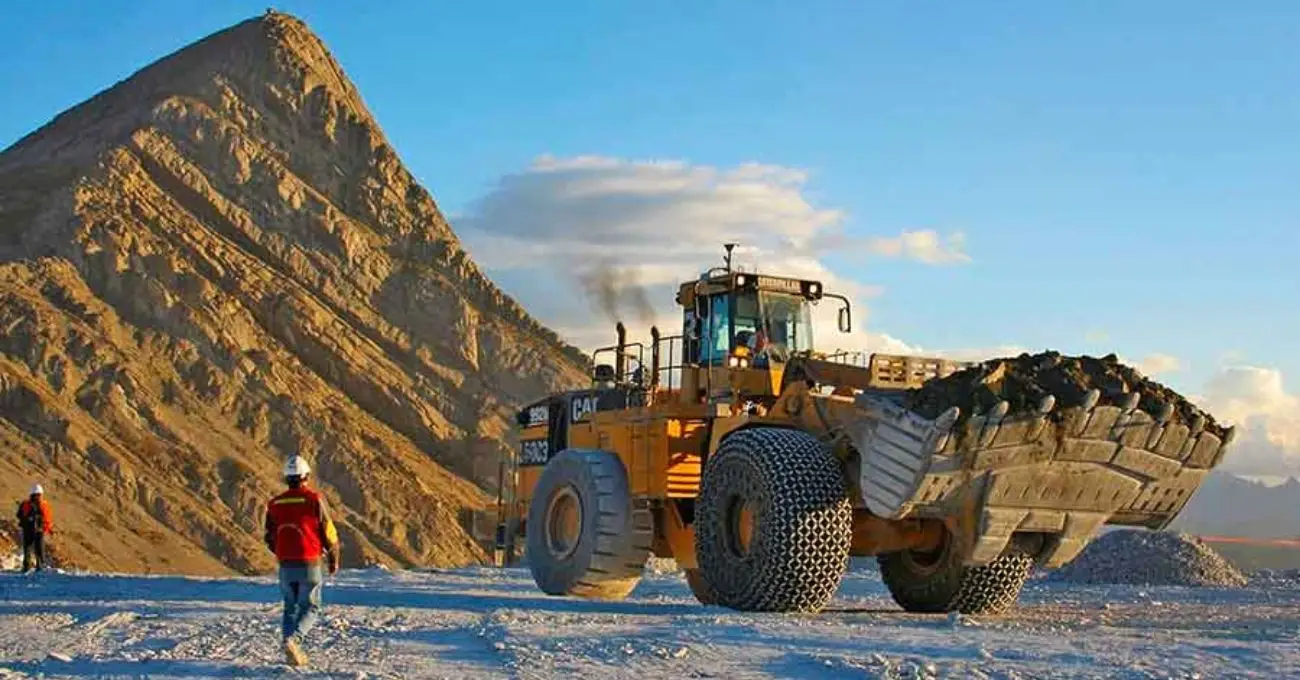 Producción industrial crece 1% en julio mientras la minería vuelve a retroceder, según el INE