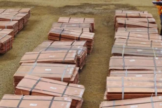Productores de cobre y cobalto en Congo recortan uso de químicos ante interrupciones de suministro ligadas a Oriente Medio