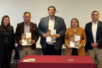 Proyecto Tovaku firma acuerdo con liceos de Tocopilla