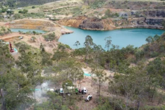 QMines asegura $15 millones para Mt Chalmers: impulso a minerales críticos
