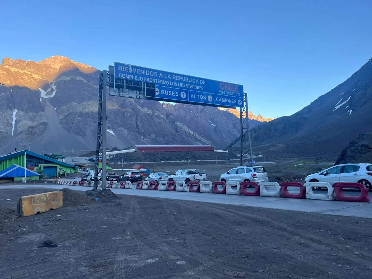 ¿Qué documentos se necesitan para salir en auto desde Chile hacia Argentina?