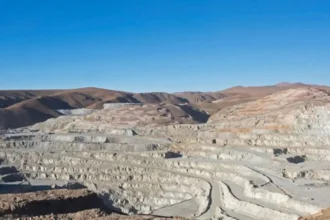 Quebrada Blanca y Collahuasi: sinergia elevaría en 175 mil toneladas la producción y proyecta décadas de crecimiento cuprífero