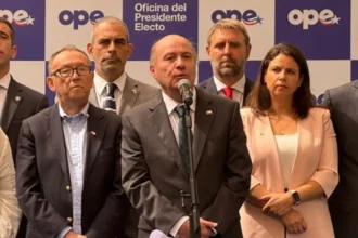 Quiroz reconoce “gravedad” del déficit fiscal y anuncia plan para restablecer la disciplina presupuestaria