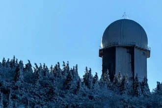Radar ártico FROSTY: la apuesta de DARPA por ver a 75 km donde los radares se “quedan ciegos”