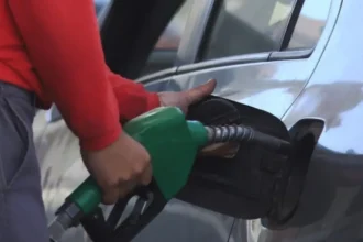 Ranking de autos usados: los 10 modelos que menos bencina consumen ante nueva alza