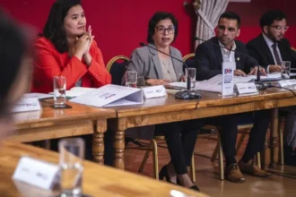 Rector de la UDA Forlin Aguilera asiste a la ceremonia de entrega de la estrategia Nacional de Minerales Críticos de Chile