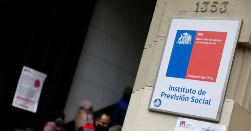 Reforma previsional: informe detalla tarifas del IPS para servicios a AFP