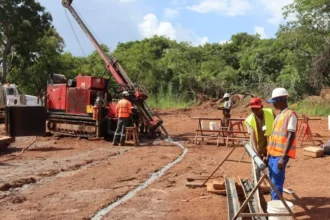 Robex Resources vierte el Primer Oro en Kiniéro según el calendario y el presupuesto