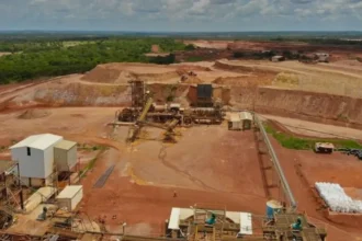 Robex supera los US$350 millones en caja y lingotes tras impulso de Kiniéro