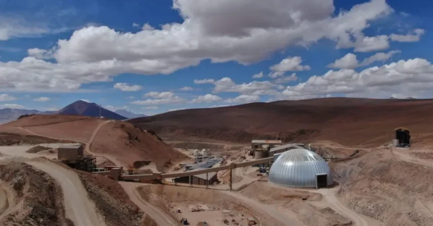 Salares Norte lidera crecimiento en producción de oro con alza histórica en Chile