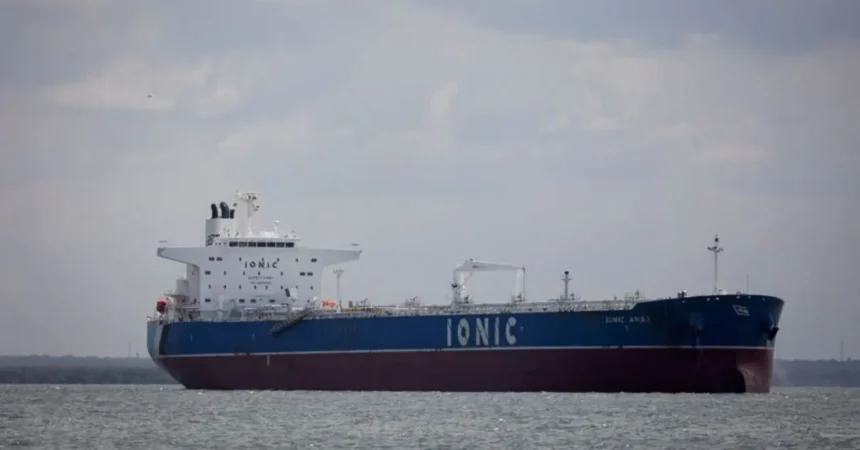 Sanciones a Venezuela: EE.UU. abre 3 vías para sumar petróleo en plena guerra con Irán, pero el salto no será inmediato