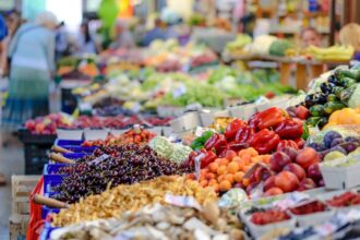 Semana Santa 2025: ¿Cómo Afectará el Fin de Semana Largo al Comercio y Qué Cambios Podrían Implementarse?