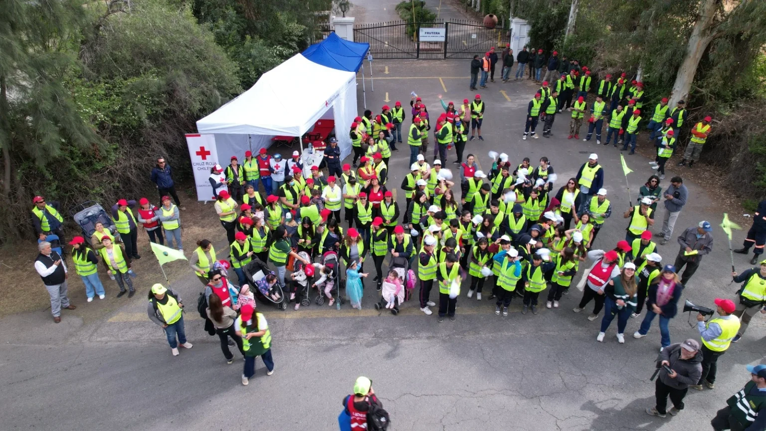 Simulacro de emergencia en tranque de relaves Las Tórtolas movilizó a cientos depersonas en Colina y Tilti