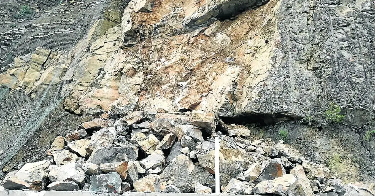Slope Stability 2026: Prevenir caídas de rocas salva vidas si se gestiona el riesgo a tiempo