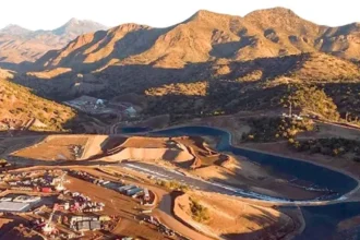 South32 costos Arizona +50%: proyecto Hermosa sube a US$3.300 millones y retrasa producción