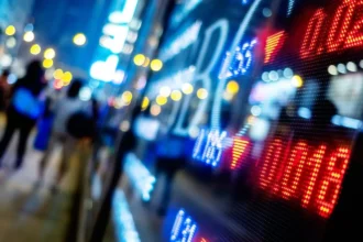 S&P 500 inició a la baja la última semana del año junto con fuertes caídas en la plata y el oro