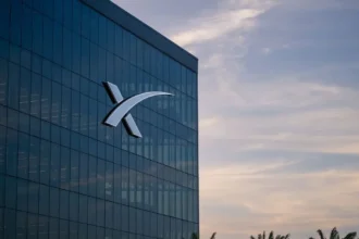 SpaceX entra a un desafío de hasta US$100 millones por enjambres de drones autónomos: el concurso que busca controlarlos con la voz