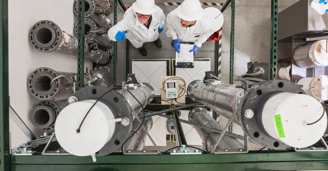 Startup estadounidense de biominería capta US$13,5 millones para escalar tecnología basada en IA y microbios
