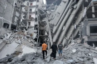 Suben a 22 los muertos tras doble bombardeo israelí al Hospital Nasser en Gaza