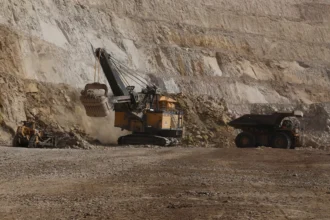 Sueldos hasta $1.9 Millones en Área de carguío y transporte en minería: estas vacantes siguen activas para postular hoy