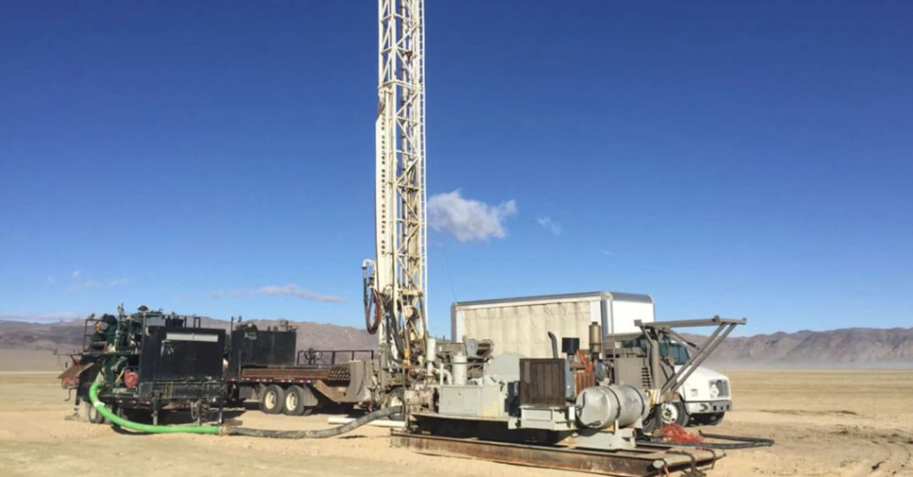Surface Metals Inc. otorga opciones y proporciona información actualizada sobre marketing financiero