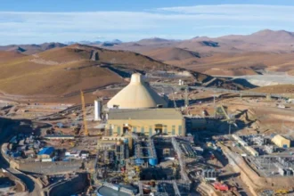 Teck Resources mejora operaciones en Quebrada Blanca y proyecta fusión con Anglo American